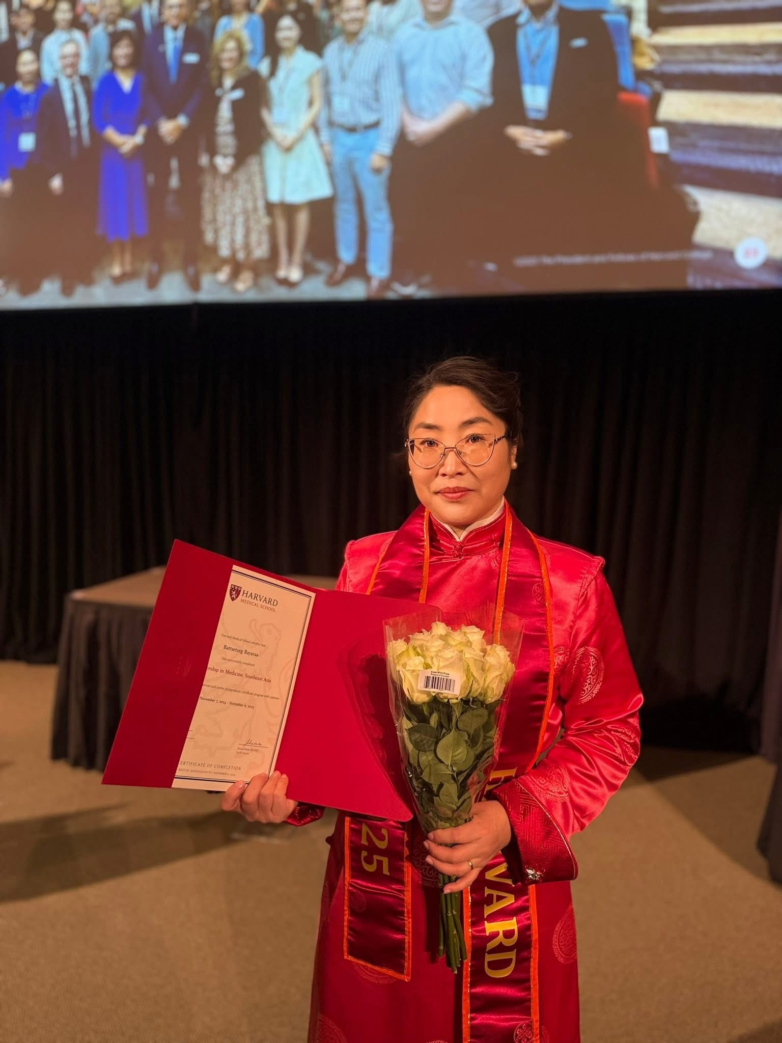 АӨСҮТ-ийн Эмнэлзүй эрхэлсэн дэд захирал Б.Батцэцэг нь Харвардын анагаахын их сургуулийн LEADERSHIP IN MEDICINE : SOUTHEAST ASIA 2024-2025 хөтөлбөрийг амжилттай дүүргэлээ